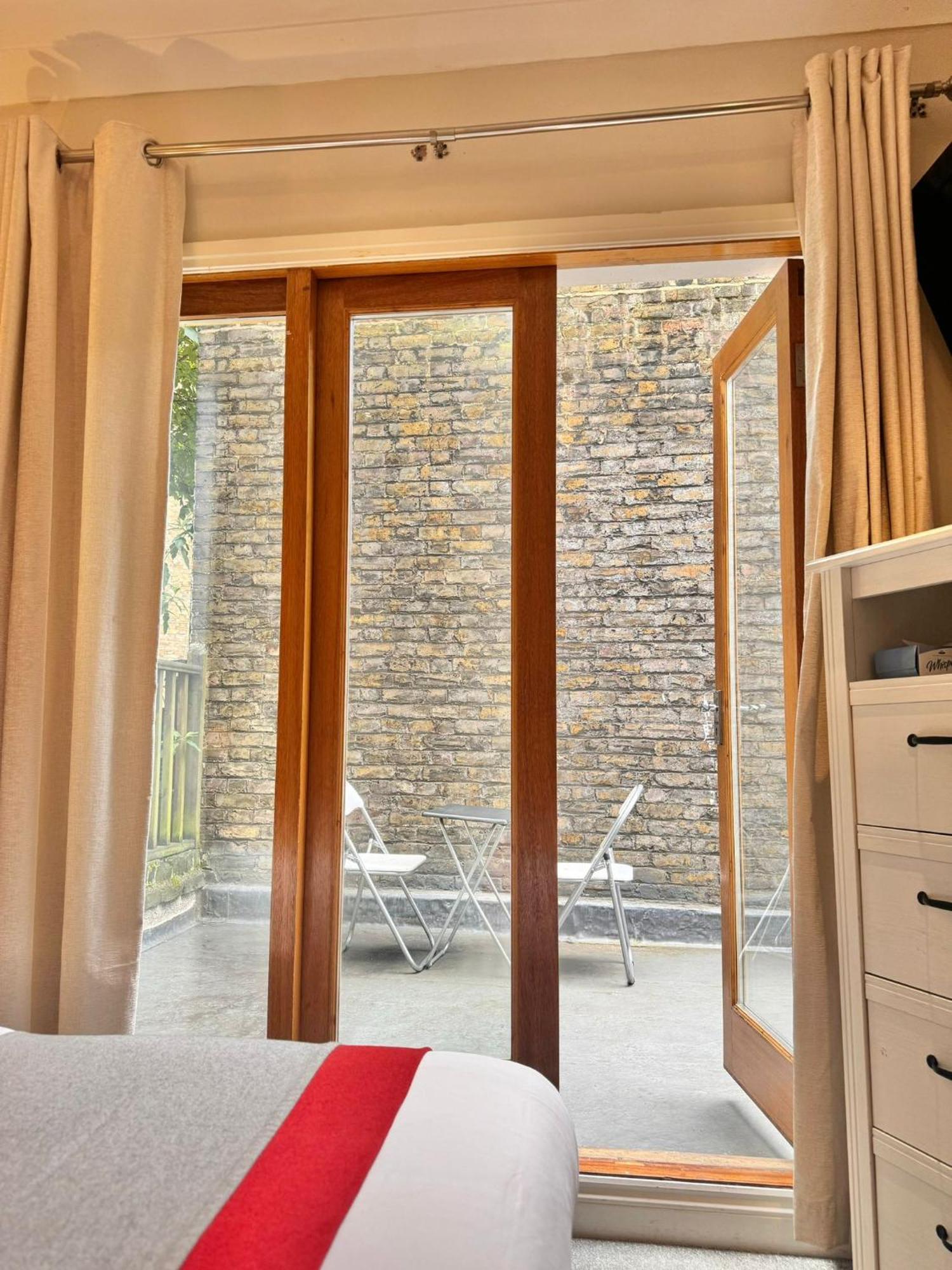 The Beverley Apartments London - Victoria Номер фото